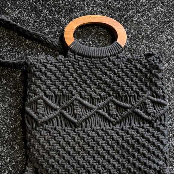 Danielle Nicole Black Woven Crossbody Bag - Picture 4 of 10